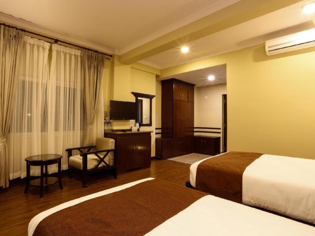 Da Yatra Courtyard Hotel & Resort Похара Екстериор снимка