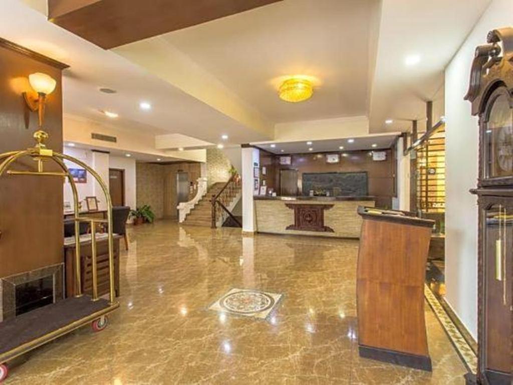 Da Yatra Courtyard Hotel & Resort Похара Екстериор снимка